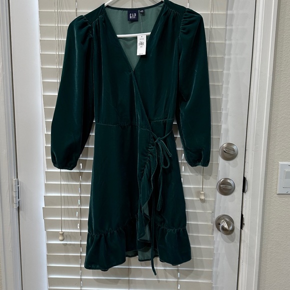 Gap Dresses & Skirts - NWT Gap Velvet long sleeve wrap dress